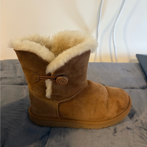 Girls Uggs Boots Size 3 - Picture 5 of 7